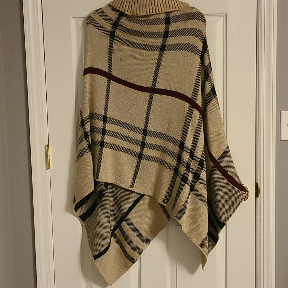 Poncho sweater - Picture 2 of 3